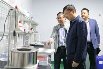 以精準(zhǔn)服務(wù)賦能發(fā)展，繆京走訪企業(yè)落實(shí)“服務(wù)包”制度助推新材料技術(shù)開(kāi)發(fā)